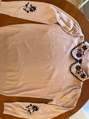 AAEDA COLLARED SWEATER WITH EMBROIDERY- BEIGE & BLACK- SIZE XL